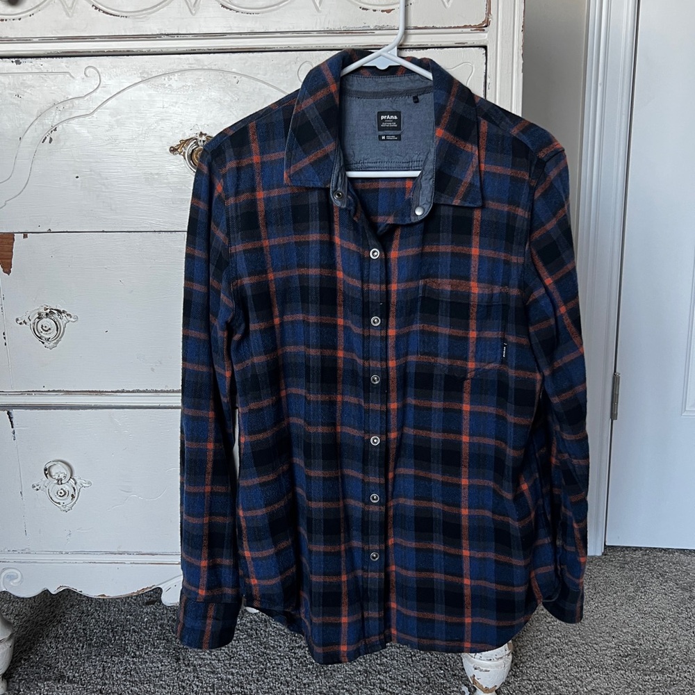 Womens Prana Golden Canyon flannel Navy and Orange Plaid Shirt size M